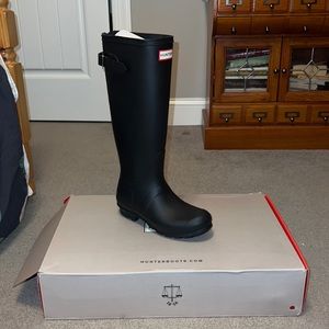 BRAND NEW HUNTER BLACK ADJUSTABLE BOOTS